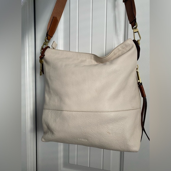❌SOLD❌.                Fossil Maya Hobo Vanilla Purse - Picture 8 of 13